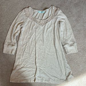 Maurice’s size medium 3/4 sleeve cream colored shirt